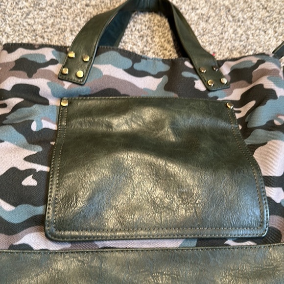 Antik Kraft Camouflage and Green Leather Purse - Picture 2 of 8